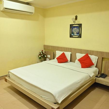 Hotel K D Palace Kanpur Exterior photo
