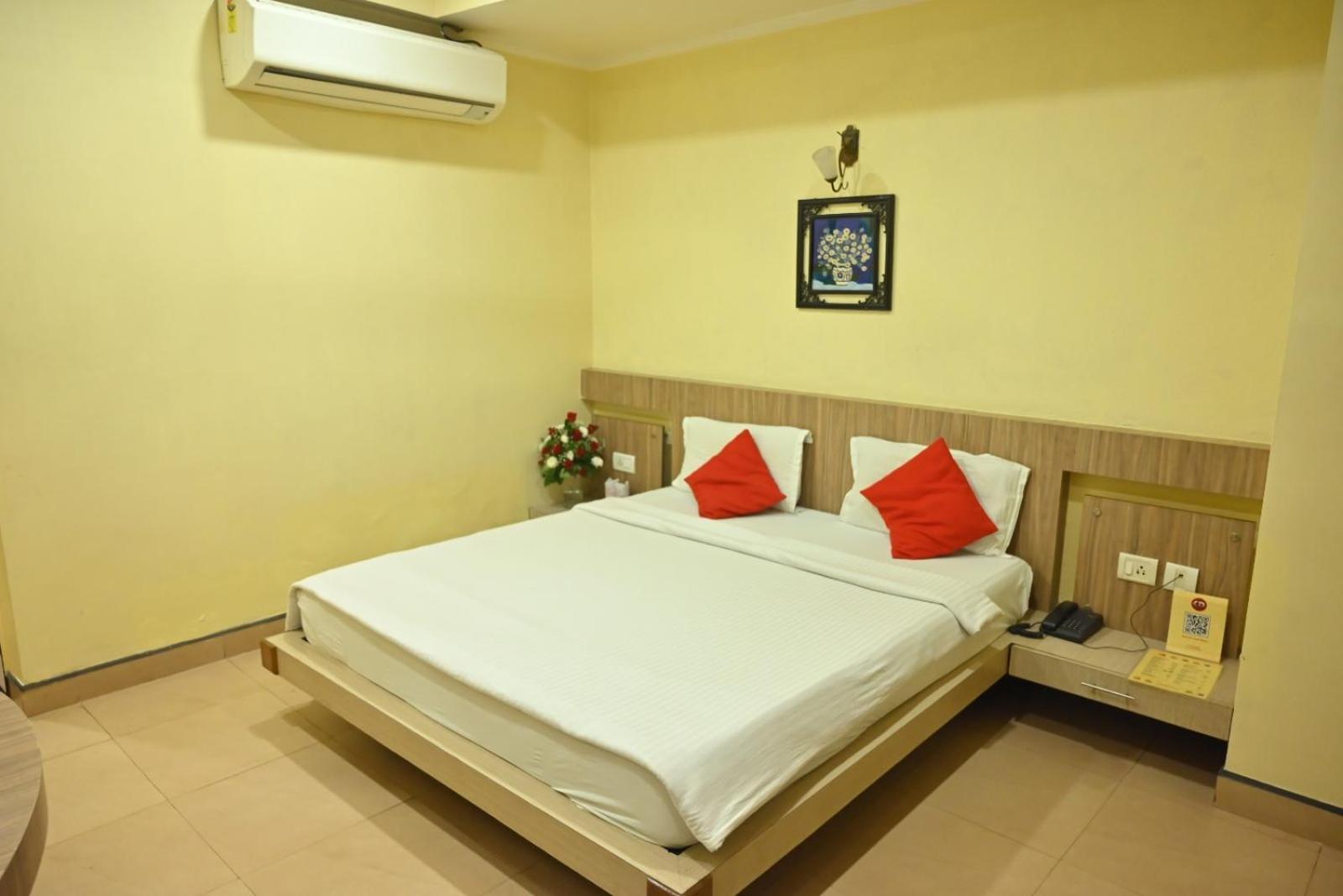 Hotel K D Palace Kanpur Exterior photo